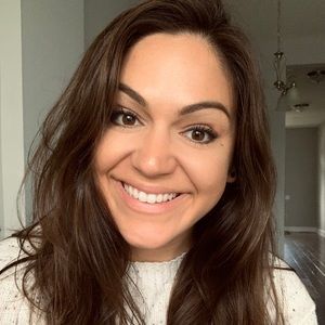 Meet your Posher, Carissa